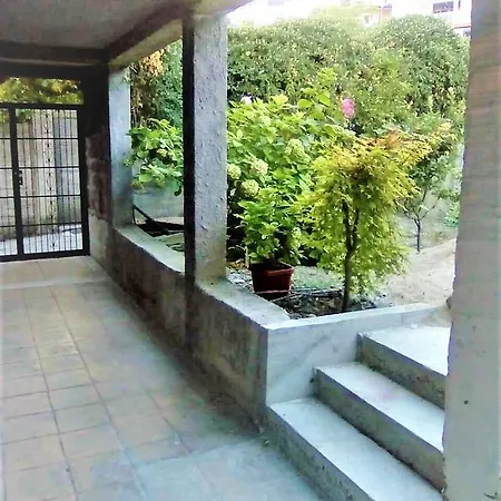 Lägenhet Apartman Na Obali *